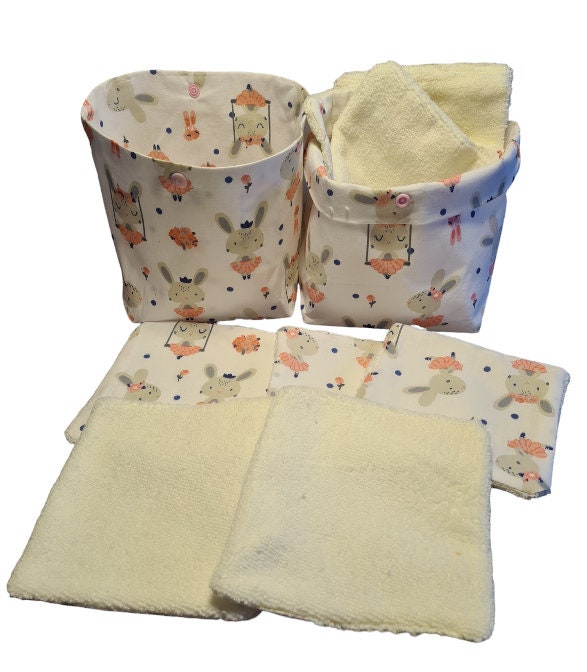 Kit de naissance personnalisé – Panier, lingettes bébé & bavoir